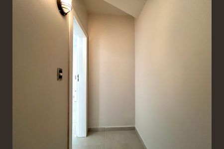 Sala / Deposito de apartamento para alugar com 2 quartos, 60m² em São João do Rio Vermelho, Florianópolis