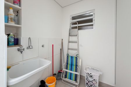 Casa à venda com 150m², 4 quartos e 2 vagasÁrea de Serviço