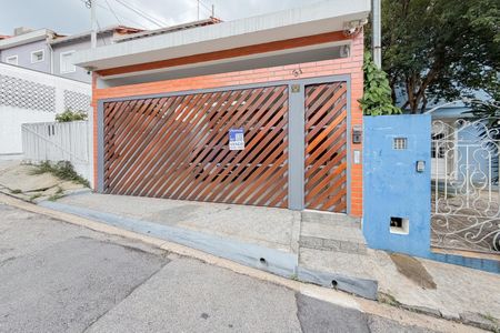 Casa à venda com 150m², 4 quartos e 2 vagasFachada
