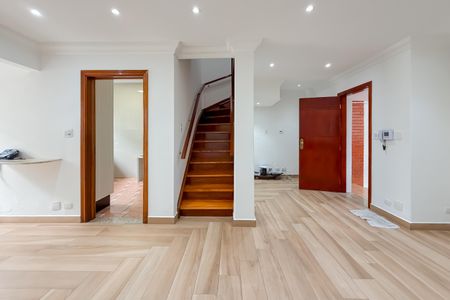 Sala de casa à venda com 4 quartos, 150m² em Jardim da Gloria, São Paulo