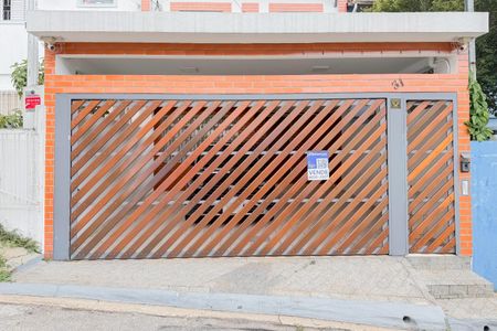 Casa à venda com 150m², 4 quartos e 2 vagasFachada + Plaquinha