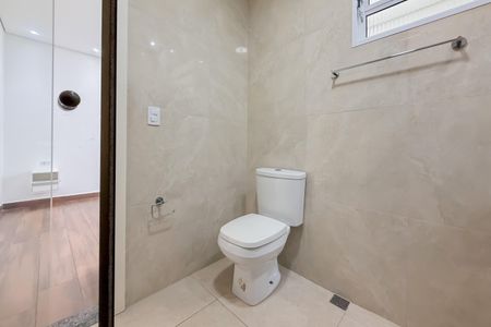 Casa à venda com 150m², 4 quartos e 2 vagasEdícula - Banheiro da Suíte