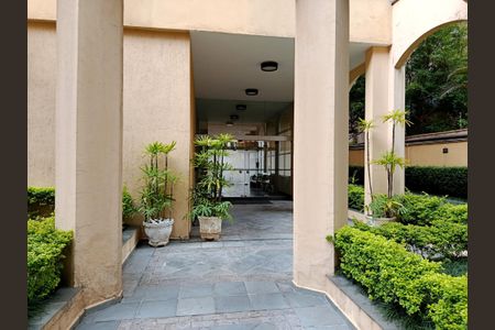 Apartamento para alugar com 160m², 3 quartos e 2 vagas Apartamento para alugar com 160m², 3 quartos e 2 vagasEntrada do edifício