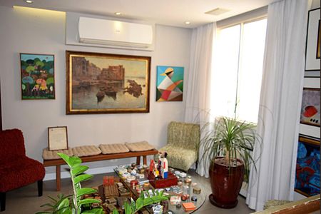 Sala de estar de apartamento à venda com 3 quartos, 160m² em Jardim Paulista, São Paulo