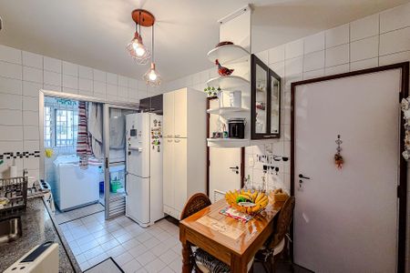 Apartamento à venda com 103m², 3 quartos e 2 vagasCozinha