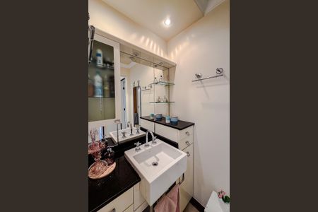 Apartamento à venda com 103m², 3 quartos e 2 vagasBanheiro