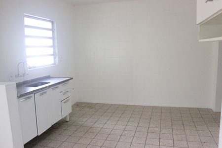 Casa à venda com 190m², 3 quartos e 2 vagasCozinha 