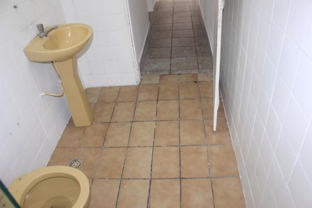 Casa à venda com 190m², 3 quartos e 2 vagasBanheiro 