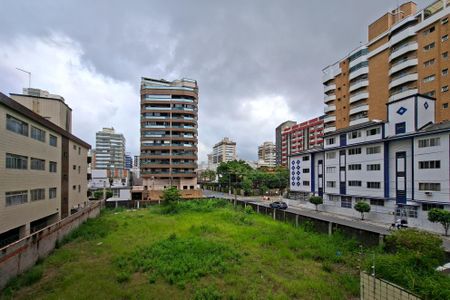 Apartamento para alugar com 81m², 2 quartos e 1 vagaSacada dos quartos