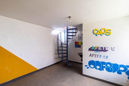 Casa à venda com 240m², 3 quartos e 5 vagas Casa à venda com 240m², 3 quartos e 5 vagasEdicula