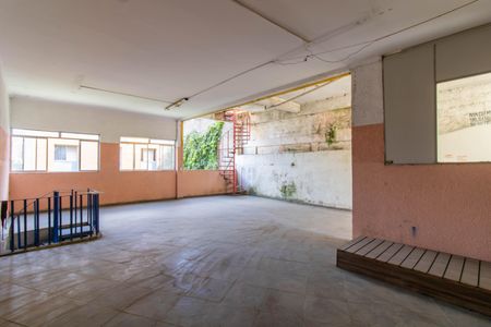 Casa à venda com 240m², 3 quartos e 5 vagas Casa à venda com 240m², 3 quartos e 5 vagasPiso Inferior