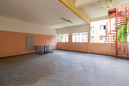 Casa à venda com 240m², 3 quartos e 5 vagas Casa à venda com 240m², 3 quartos e 5 vagasPiso Inferior