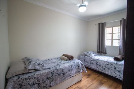 Casa para alugar com 111m², 2 quartos e 2 vagasQuarto 