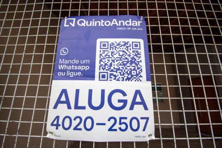 Casa para alugar com 111m², 2 quartos e 2 vagasFachada 