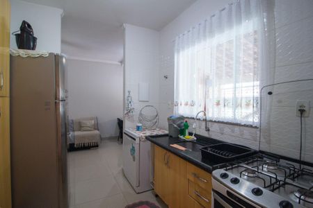 Casa para alugar com 111m², 2 quartos e 2 vagasCozinha 