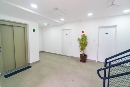 Apartamento para alugar com 36m², 2 quartos e 1 vagaHall social