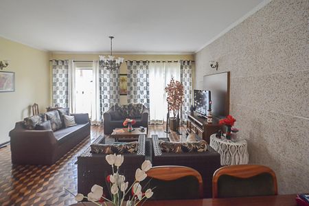 Casa à venda com 206m², 3 quartos e 2 vagas Casa à venda com 206m², 3 quartos e 2 vagasSala