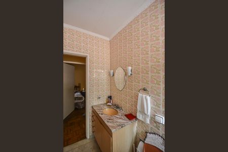 Casa à venda com 206m², 3 quartos e 2 vagas Casa à venda com 206m², 3 quartos e 2 vagasBanheiro