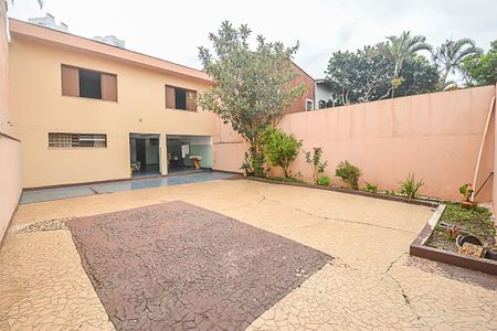 Casa à venda com 206m², 3 quartos e 2 vagas Casa à venda com 206m², 3 quartos e 2 vagasQuintal