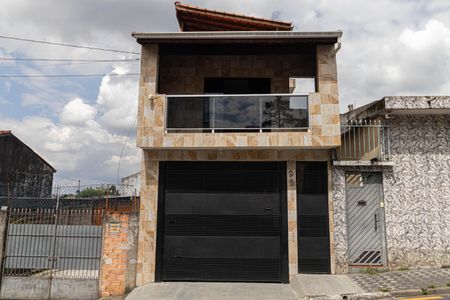 Casa para alugar com 250m², 3 quartos e 5 vagas Casa para alugar com 250m², 3 quartos e 5 vagasFachada
