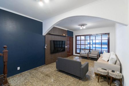 Sala de casa para alugar com 3 quartos, 250m² em Vila Carmosina, São Paulo