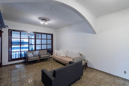 Casa para alugar com 250m², 3 quartos e 5 vagas Casa para alugar com 250m², 3 quartos e 5 vagasSala