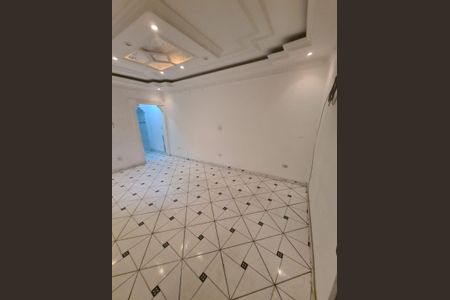 Quarto de casa para alugar com 2 quartos, 115m² em Jardim Luciana, Itaquaquecetuba