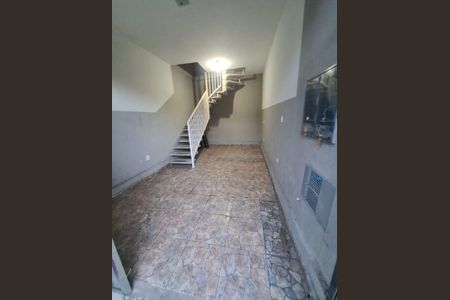 Sala de casa para alugar com 2 quartos, 115m² em Jardim Luciana, Itaquaquecetuba