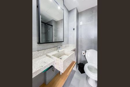 Banheiro  de kitnet/studio para alugar com 1 quarto, 29m² em Mont’Serrat, Porto Alegre