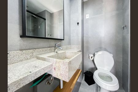 Banheiro  de kitnet/studio para alugar com 1 quarto, 29m² em Mont’Serrat, Porto Alegre