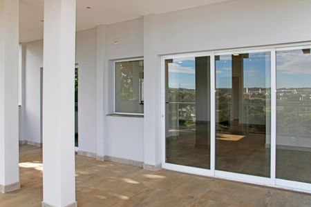 Casa de condomínio para alugar com 466m², 5 quartos e 6 vagasVaranda da Sala 2