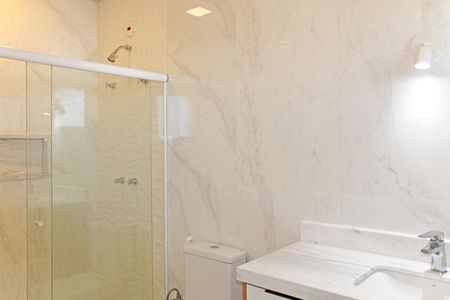 Casa de condomínio para alugar com 466m², 5 quartos e 6 vagasBanheiro da Suíte 2