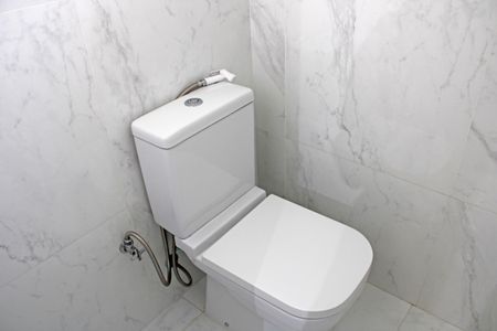 Casa de condomínio para alugar com 466m², 5 quartos e 6 vagasBanheiro da Semi-Suíte 