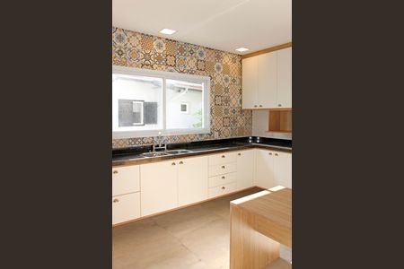 Casa de condomínio para alugar com 466m², 5 quartos e 6 vagasCozinha 1