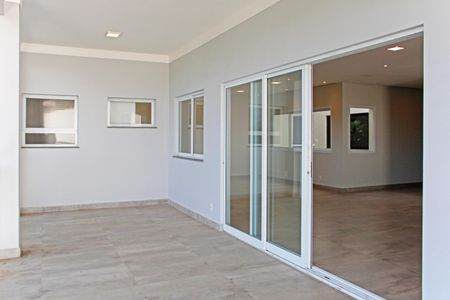Casa de condomínio para alugar com 466m², 5 quartos e 6 vagasVaranda da Sala