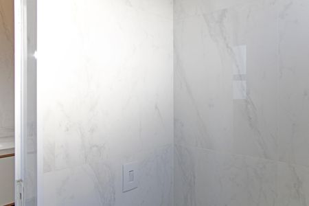 Casa de condomínio para alugar com 466m², 5 quartos e 6 vagasBanheiro da Semi-Suíte 