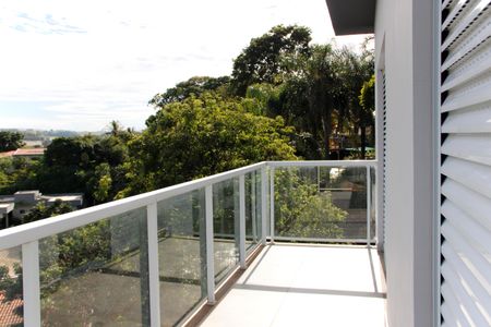 Casa de condomínio para alugar com 466m², 5 quartos e 6 vagasVaranda da Suíte 1