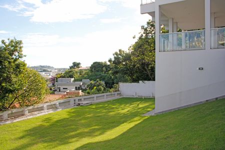 Casa de condomínio para alugar com 466m², 5 quartos e 6 vagasÁrea Externa