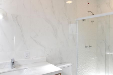 Casa de condomínio para alugar com 466m², 5 quartos e 6 vagasBanheiro da Suíte 1