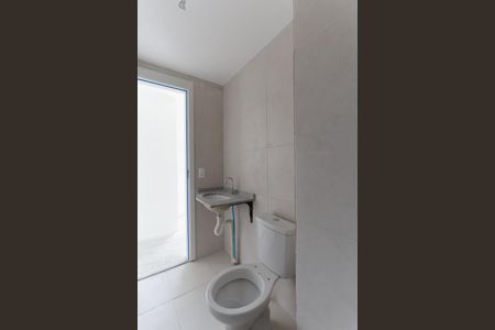 Apartamento para alugar com 45m², 2 quartos e 1 vaga Apartamento para alugar com 45m², 2 quartos e 1 vagaBanheiro social