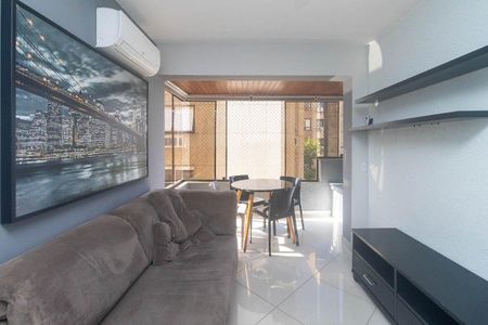 Sala  de apartamento para alugar com 2 quartos, 60m² em São João, Porto Alegre