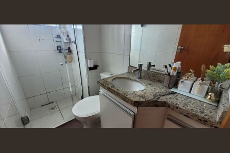 banheiro suite  de apartamento à venda com 1 quarto, 57m² em Parque das Industrias, Betim