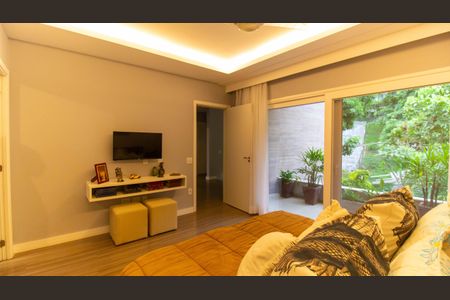 Casa de condomínio à venda com 247m², 4 quartos e 2 vagas