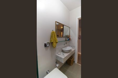 Casa de condomínio à venda com 247m², 4 quartos e 2 vagas