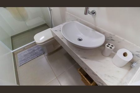 Casa de condomínio à venda com 247m², 4 quartos e 2 vagas