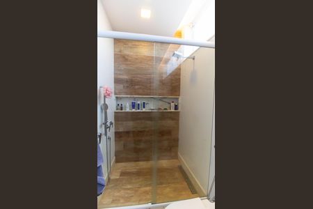 Casa de condomínio à venda com 247m², 4 quartos e 2 vagas