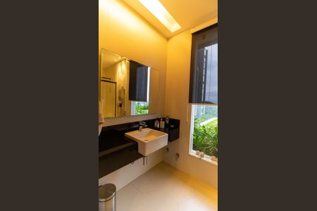 Casa de condomínio à venda com 247m², 4 quartos e 2 vagas