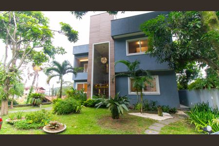 Casa de condomínio à venda com 247m², 4 quartos e 2 vagas