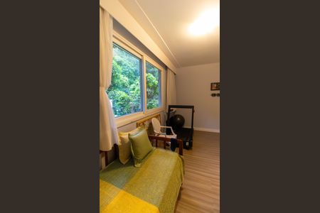 Casa de condomínio à venda com 247m², 4 quartos e 2 vagas