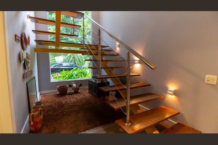 Casa de condomínio à venda com 247m², 4 quartos e 2 vagas